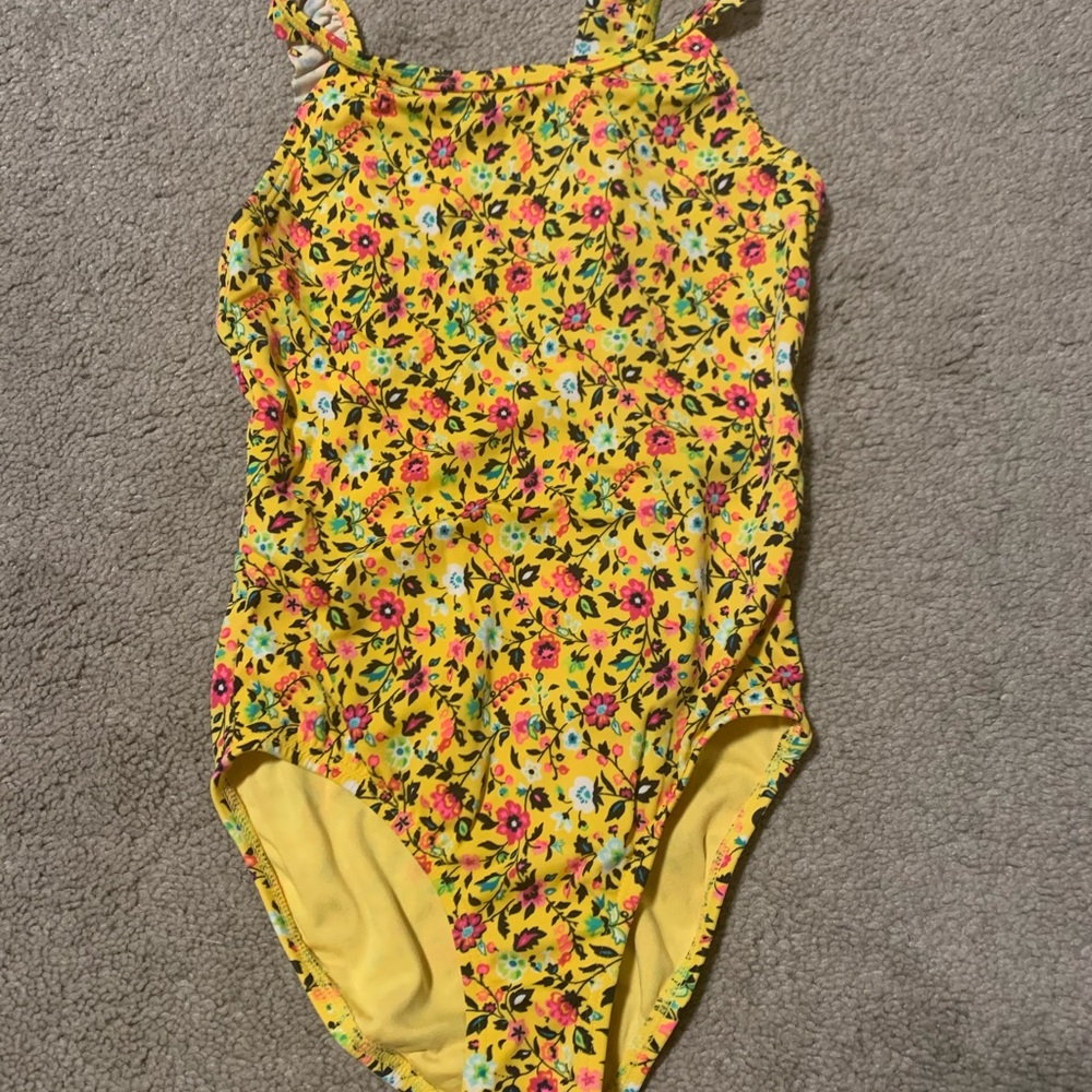 Gap size 6/7 Swim Suit